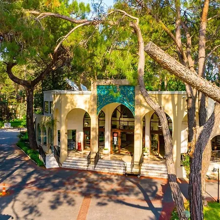 Rezort Champion Village 5*
